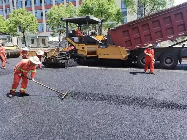 沥青路面施工