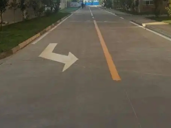 工业园区道路.jpg